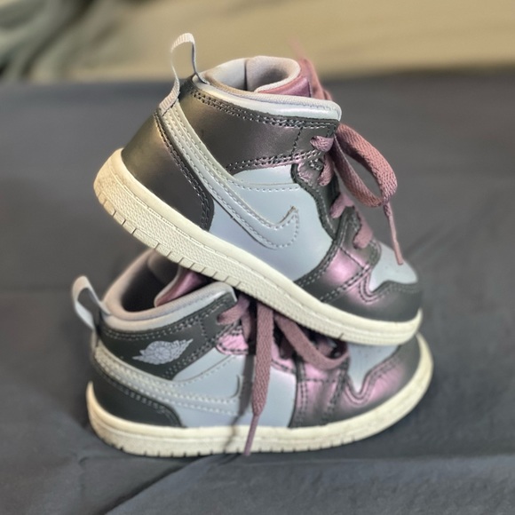 Jordan 1 Mid SE - Picture 5 of 9